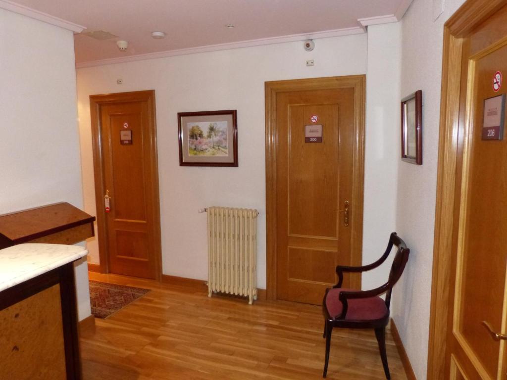 Hostal Navarra Pamplona Exterior foto